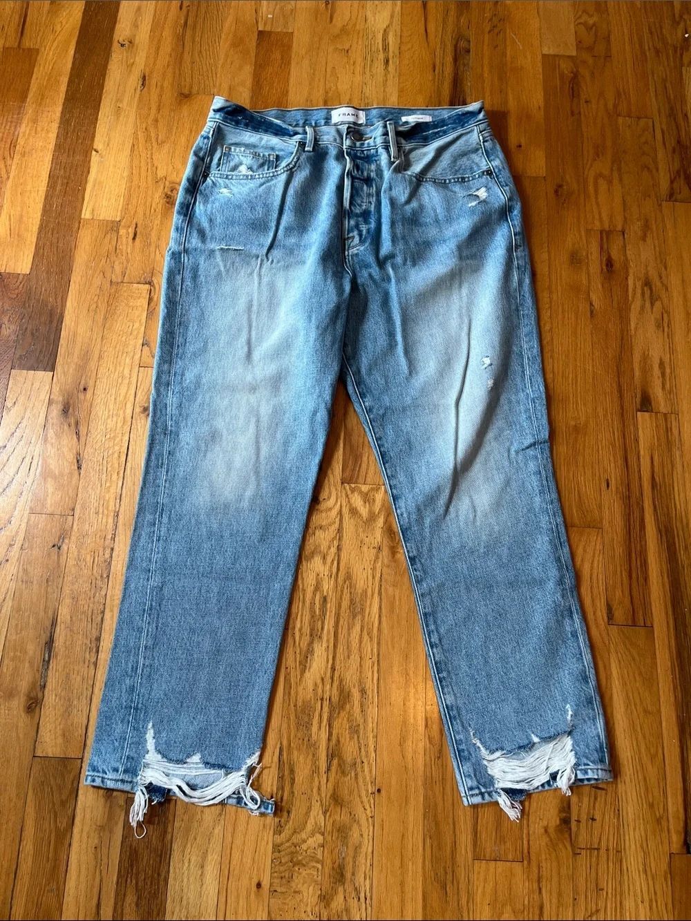 FRAME Light Wash Denim Jeans - Light Blue size 32 (waist measures 34 inches)